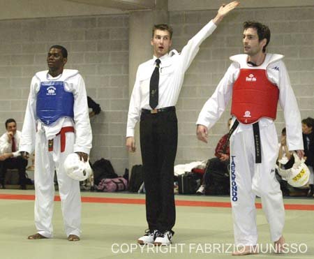 DI IULIO - SAMBIN  TAEKWONDO 05[1].12.2004 8561